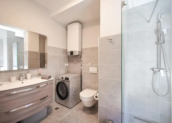 Elegance Apartment *